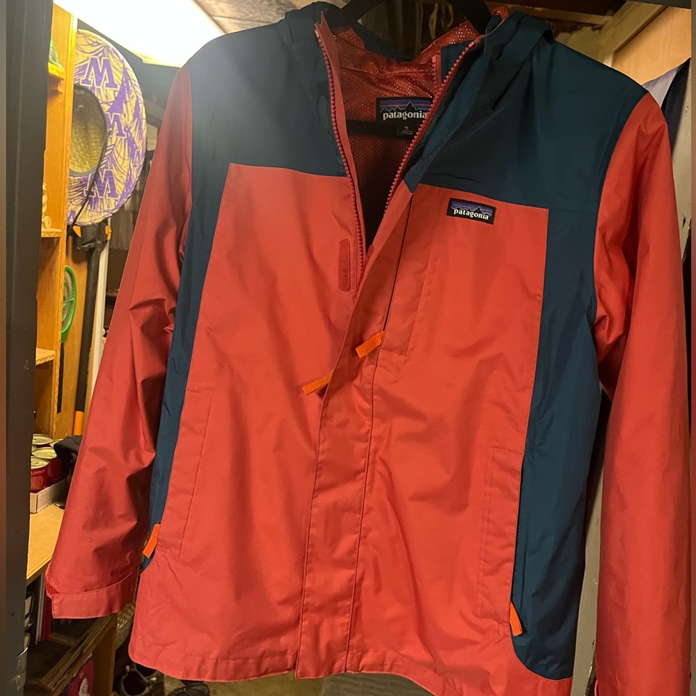 PATAGONIA BOYS 3 in 1 JACKET SNOWBOARD SKI WINTER WATERPROOF COAT MENS XS?